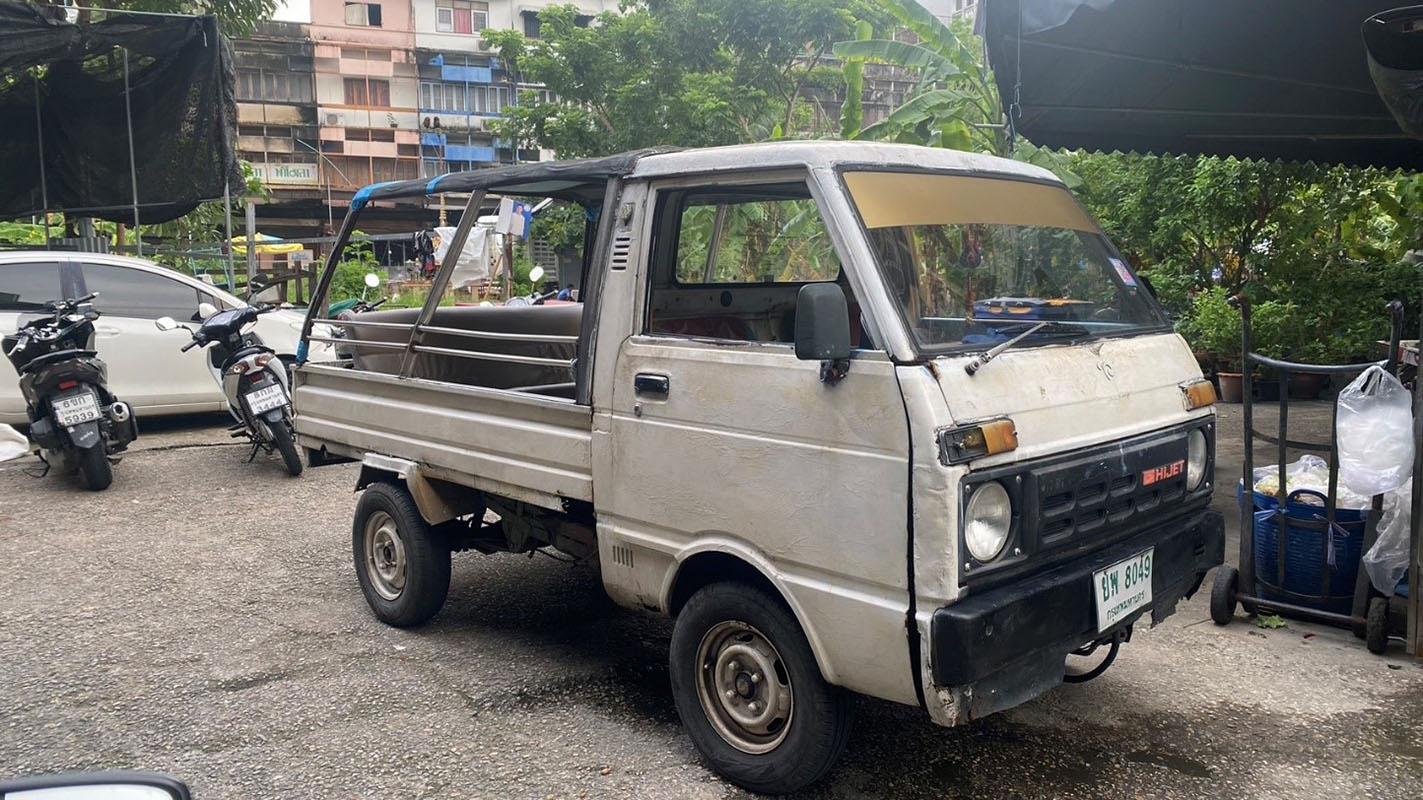 写真③:シーロー(日本車の中古が多い)
